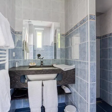 Le Clos Des Pervenches Maison d'hôtes 3*